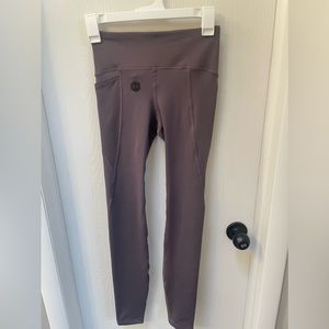 Under Armour yoga pants size XS women teenagr active wear